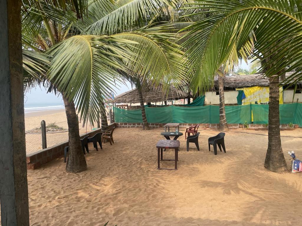 Nisarga Homestay And Beach Resort Gokarna โกการ์นา ภายนอก รูปภาพ